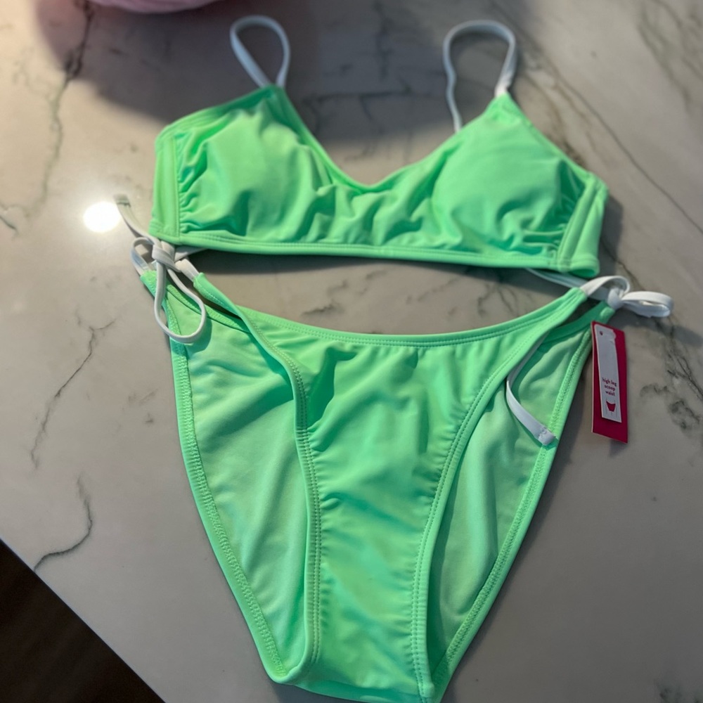 Xhilaration Bikini NWT set color Lime Green Sz L (8-10)